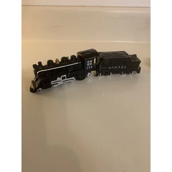 Enesco Corporation Lionel Trains Salt & Pepper Shaker Set - Picture 2 of 14